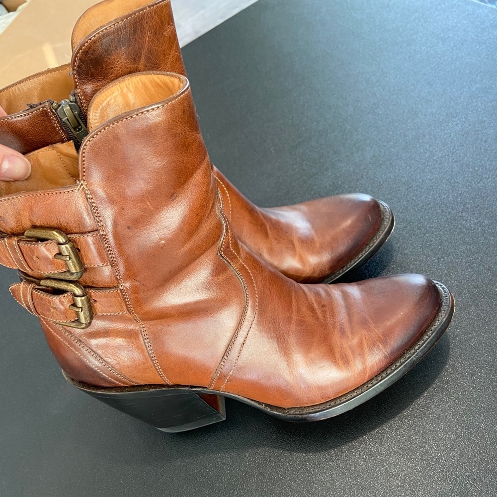 Lucchese ankle boots- nearly new size 7B (7.5 fit)